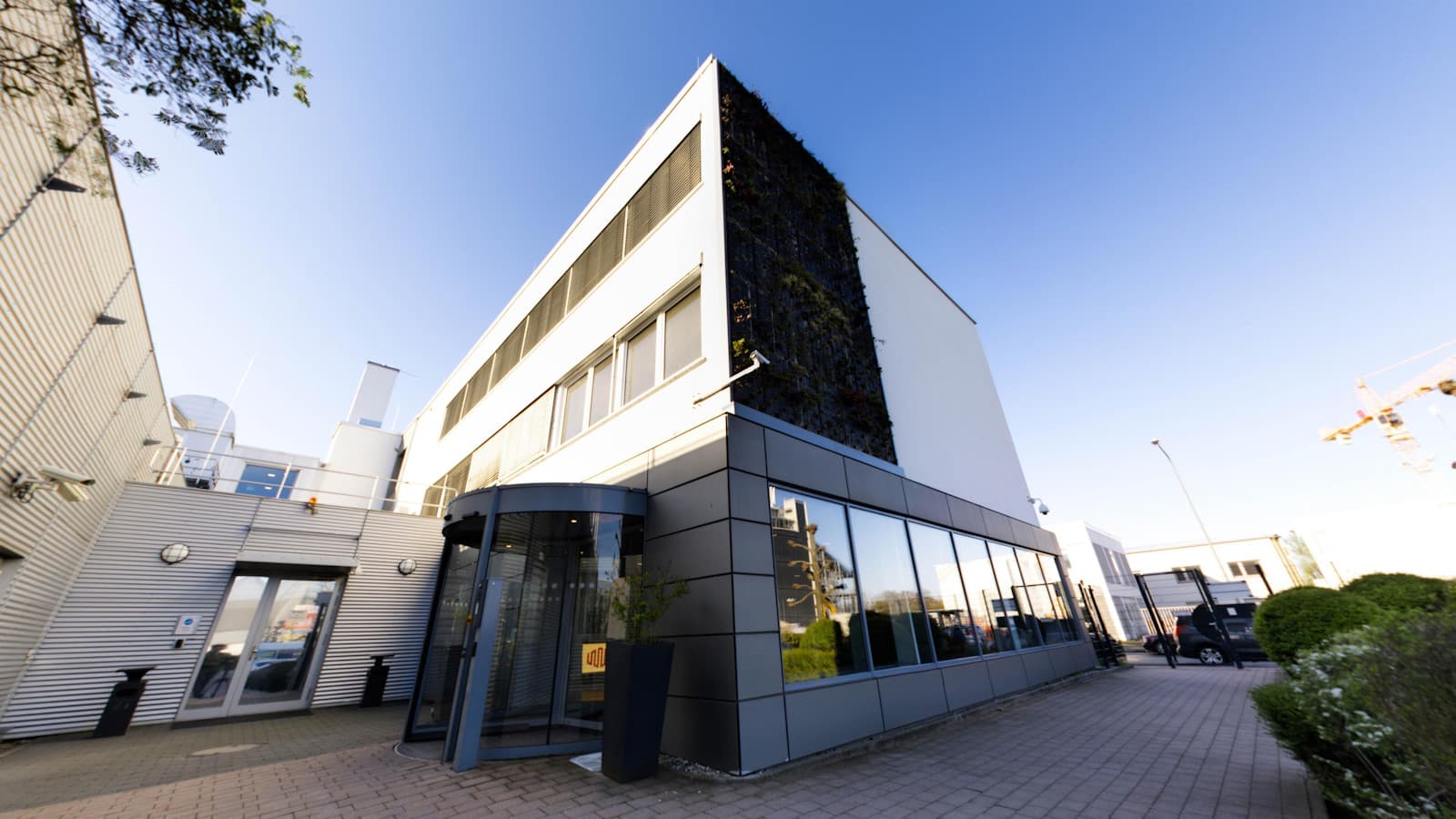 Equinix FRA04 Data Center